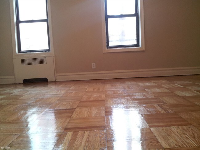 Foto del edificio - 215 Sterling St