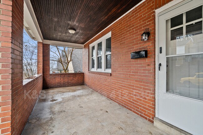 Foto del edificio - 139 Sumner Ave