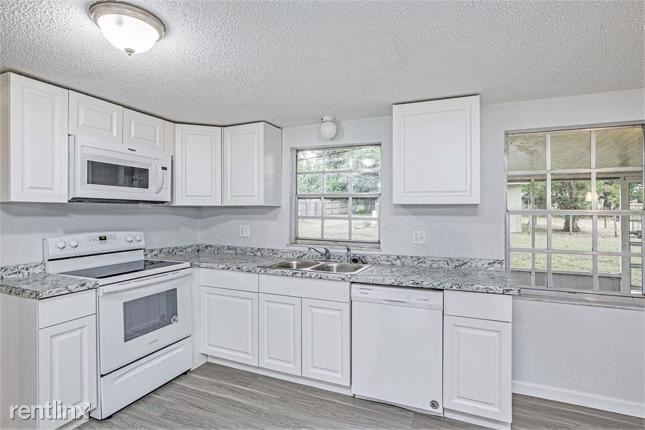 Building Photo - 3 br, 2 bath House - 7224 Fort King Rd