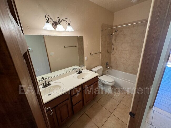 Foto del edificio - 2300 Wildstream St NW