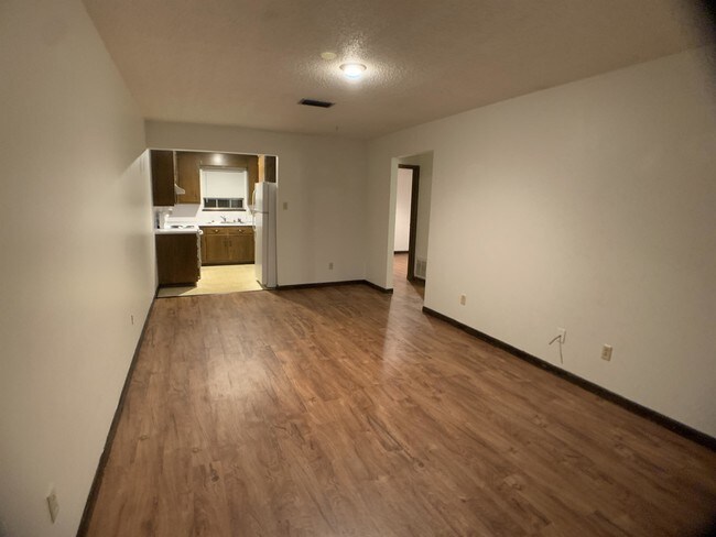 Building Photo - 218 N 11th St