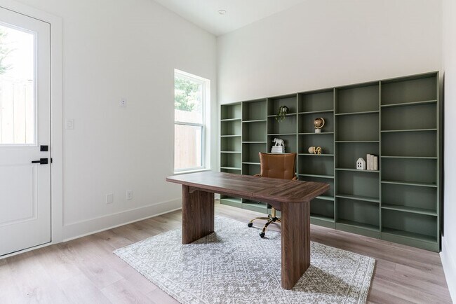Foto del edificio - 5705 Dolores St