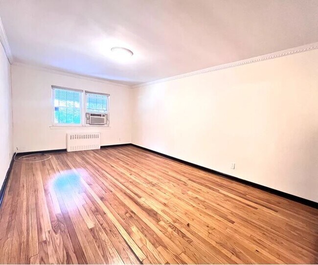 Foto del edificio - 6471 Alderton St