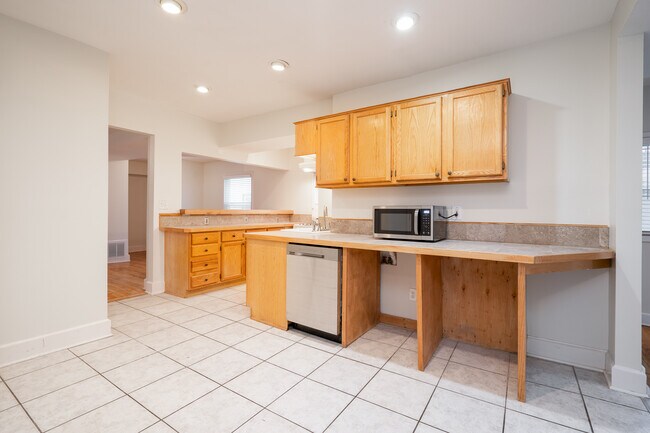 Foto del edificio - 1414 Grand St NE