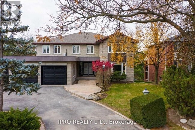 Building Photo - 150 Firglen Ridge