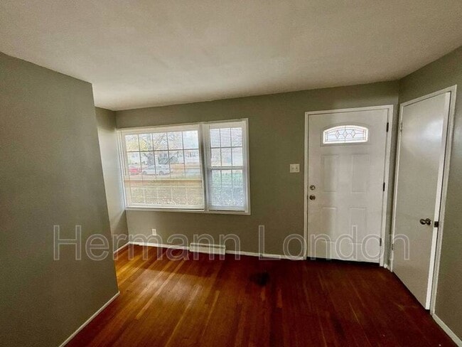 Building Photo - 9112 Ellison Dr