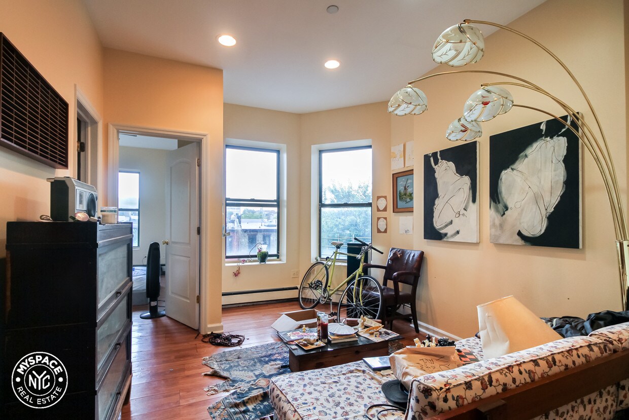Foto principal - 248 Hancock St