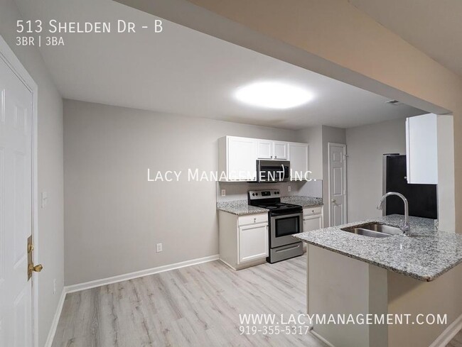 Building Photo - 513 Shelden Dr