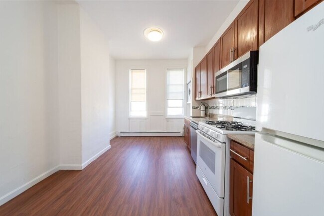 Foto del edificio - 332 Webster Ave