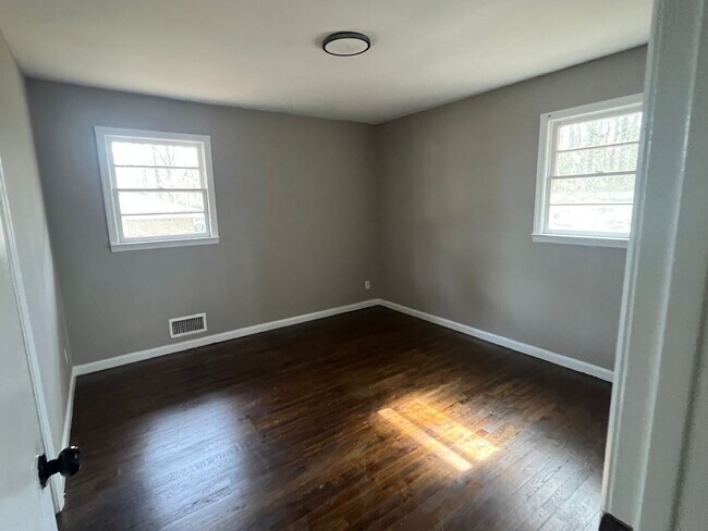 Foto del edificio - 2 Bedroom 1 Bath Duplex