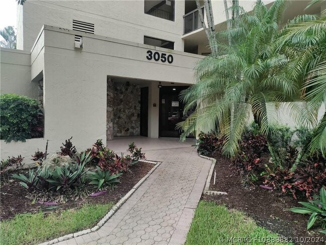 Foto del edificio - 3050 NW 42nd Ave