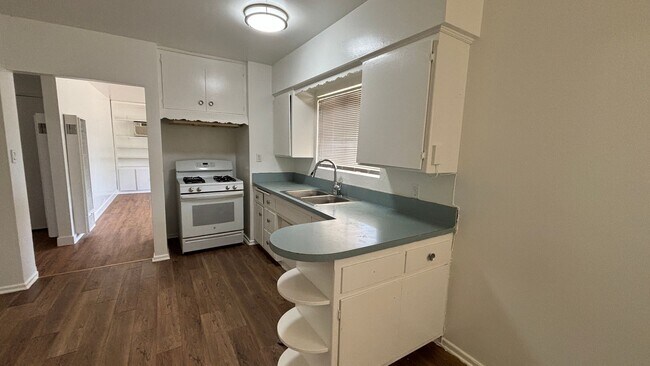 Building Photo - E. E Campus Way