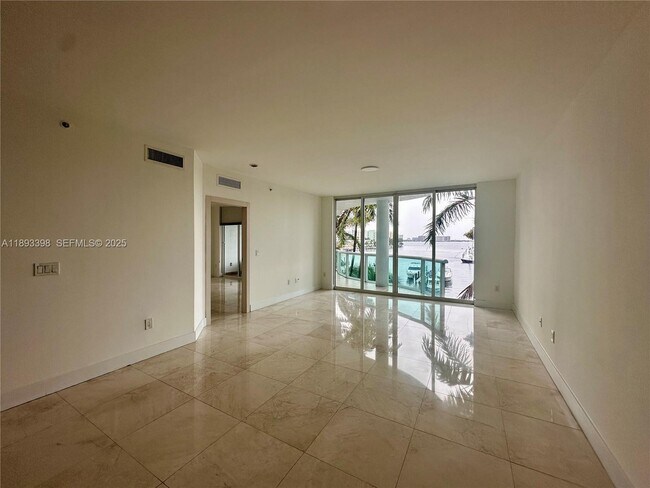 Foto del edificio - 7918 Harbor Island Dr