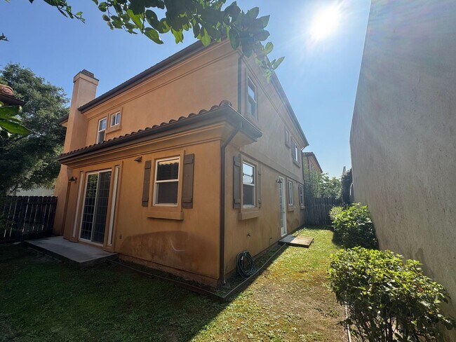 Foto del edificio - Monrovia 3beds 2.5 bath PUD for lease
