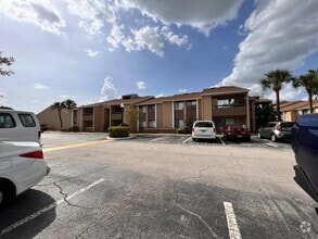Building Photo - 5349 Vineland Rd