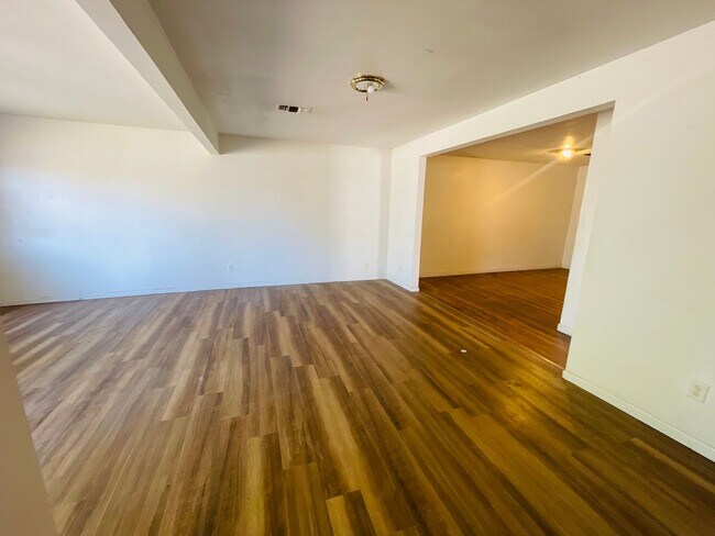 Foto del edificio - 709 S Avenue B