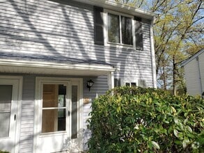 Building Photo - 36 Village Hill Ln