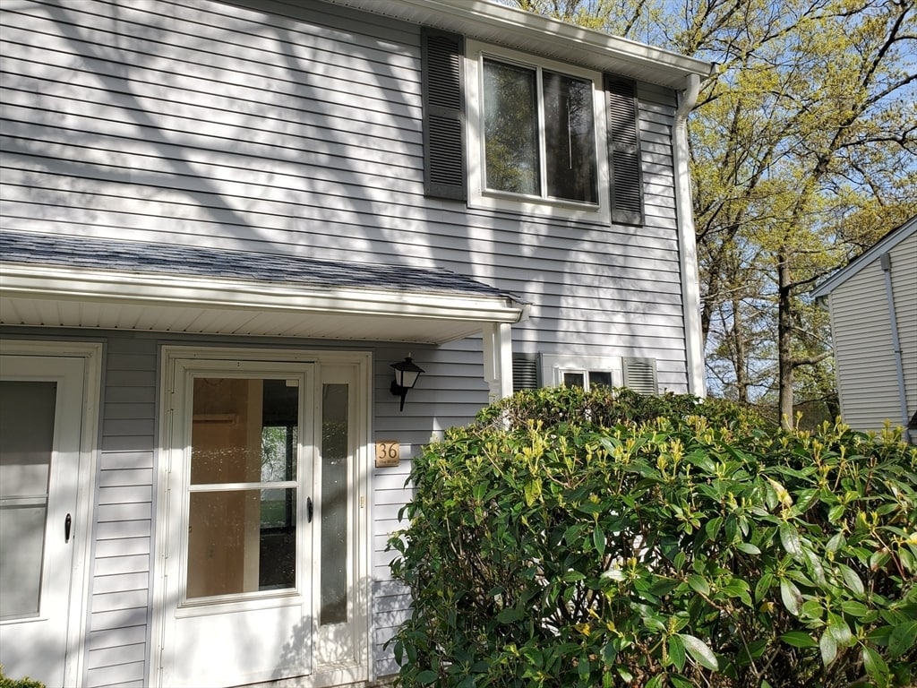 Primary Photo - 36 Village Hill Ln