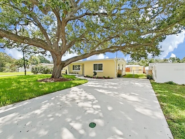 Building Photo - 4610 W Bay Villa Ave