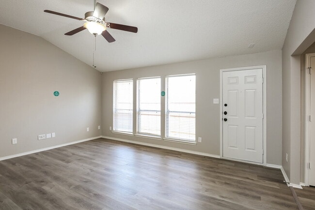 Building Photo - 5904 Heatherglen Terrace