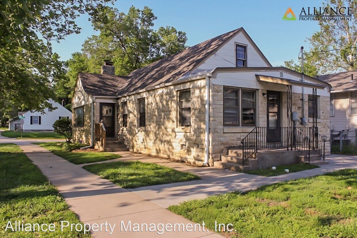 Primary Photo - 4 br, 3 bath House - 1120 N. Manhattan Ave.