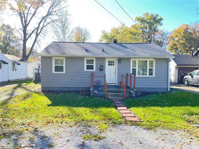 Foto del edificio - 2617 E 6th St