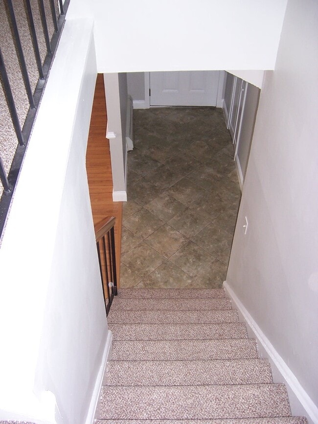 Building Photo - 25 Amato Dr