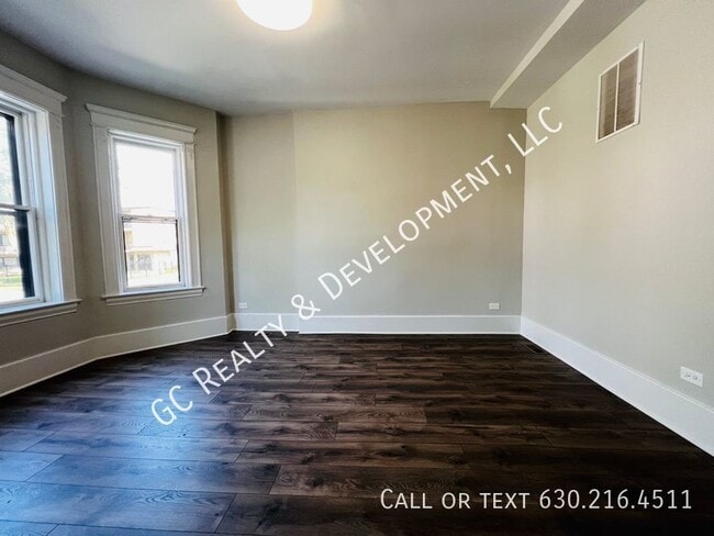 Building Photo - 6401 S Eberhart Ave