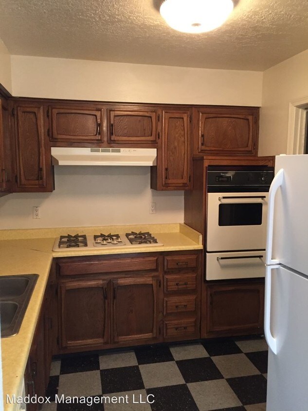 Primary Photo - 1200 Chelwood Park Blvd NE