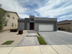 Building Photo - 13104 Red Cove