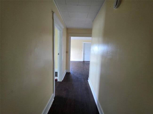 Building Photo - 155 Willow St