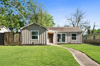 Building Photo - 4850 Marietta Ln