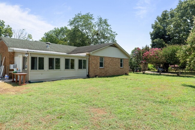 Building Photo - 3711 Glendale Ln NW