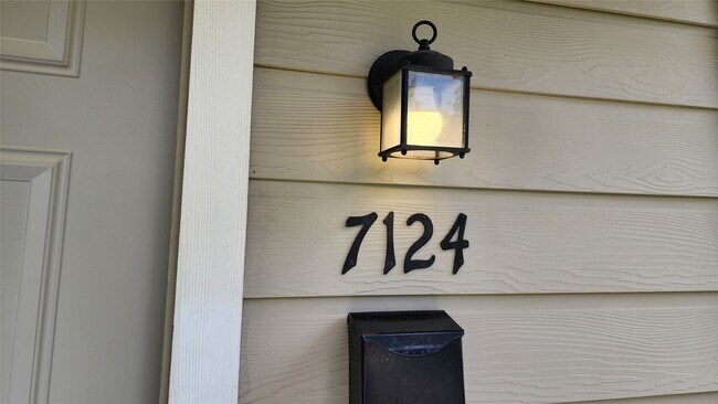 Foto del edificio - 7124 Linden St