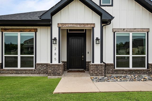 Building Photo - 285 Redwood Dr