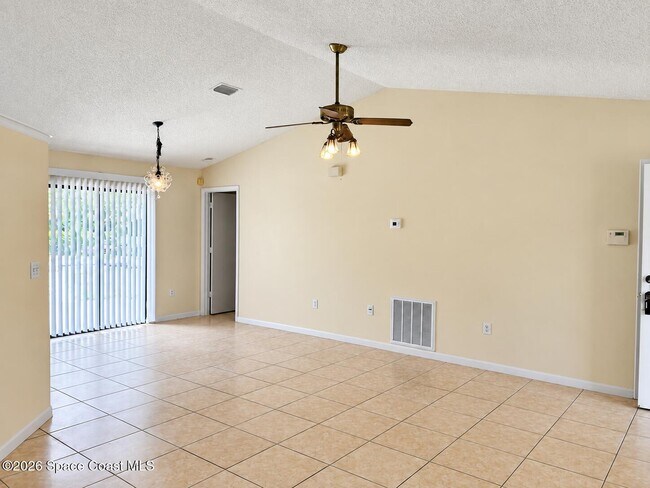 Foto del edificio - 1333 Hazel St NW