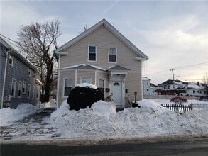 Building Photo - 142 Pocasset Ave