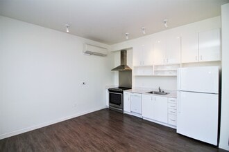 Building Photo - Ice House Midtown