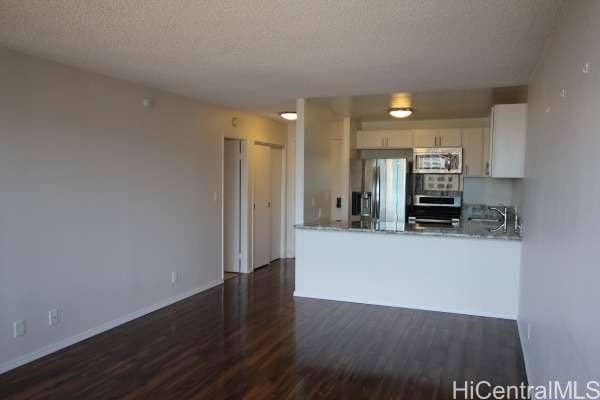 Building Photo - 1255 Nuuanu Ave