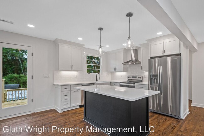 Foto del edificio - 4 br, 2 bath House - 102 Beverly Dr.