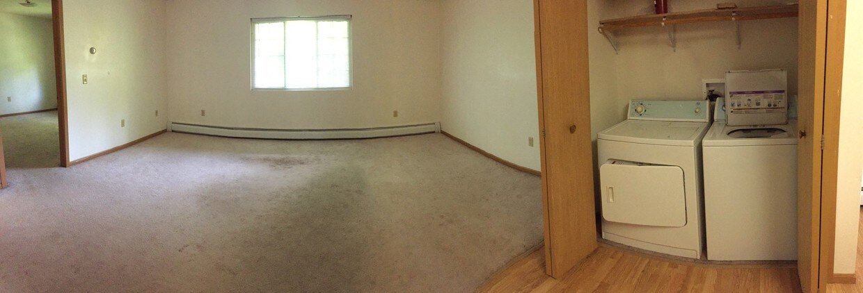 Lavandería y sala de estar - 1020 Jefferson St