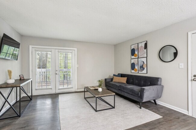 Building Photo - 1800 Lantern Ridge Dr