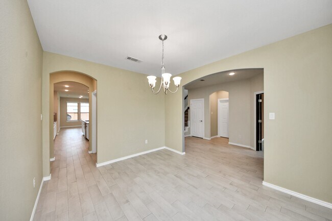 Foto del edificio - 28215 Shorecrest Ln
