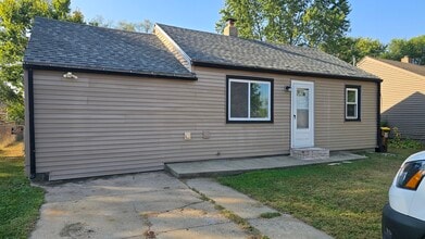 Building Photo - 405 Wilson Ave Building Photo - 405 Wilson Ave