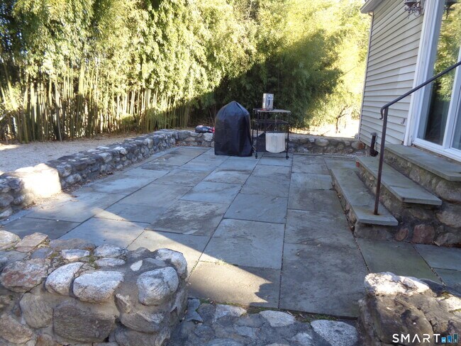 Foto del edificio - 77 Linden Ave