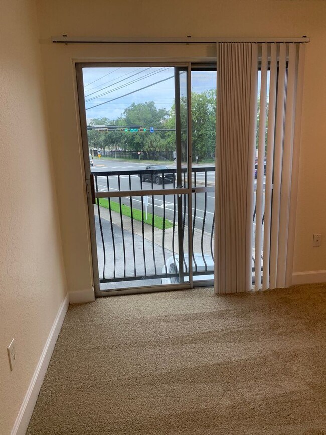 Foto del edificio - Walk to UF Health Shands and Dental School...