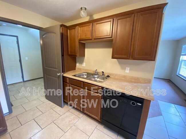 Foto del edificio - 3142 W Golden Valley