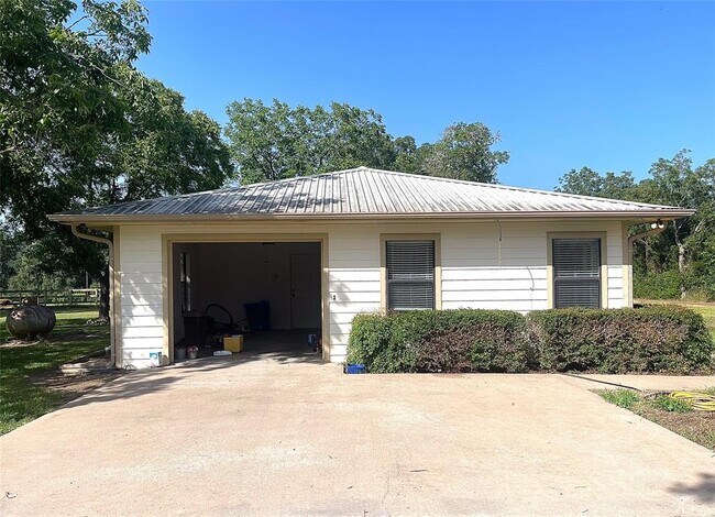 Building Photo - 841 Joiner Rd