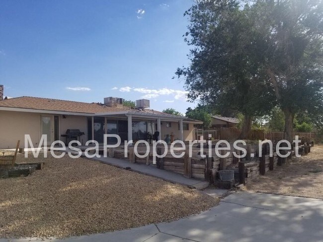 Building Photo - Large 3 Bedroom 2 Bath House with Solar!