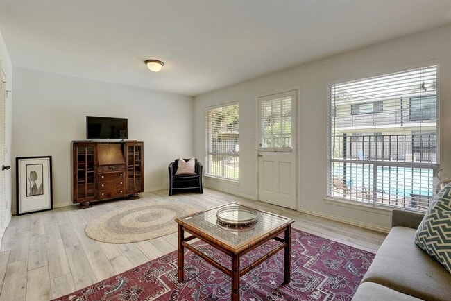 Foto del edificio - 1210 Windsor Rd